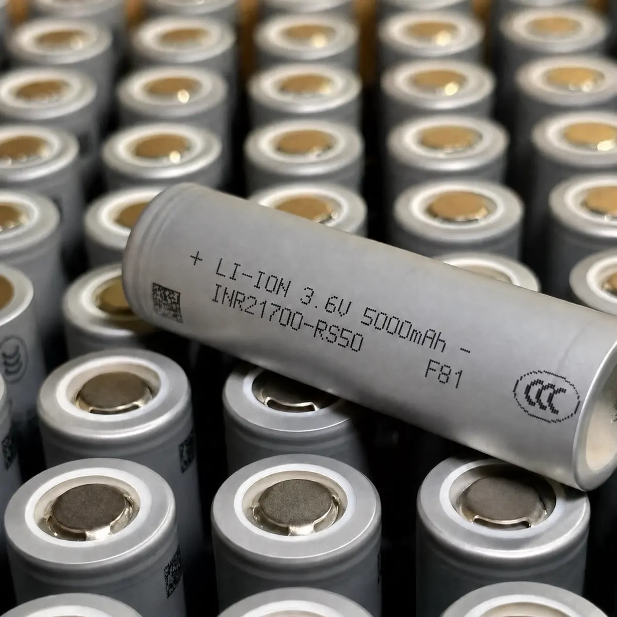 3.6V 21700 low-temperature battery designed for operation at -40°C