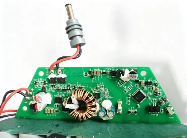 Portable backup power supply for lighting and communication equipment
